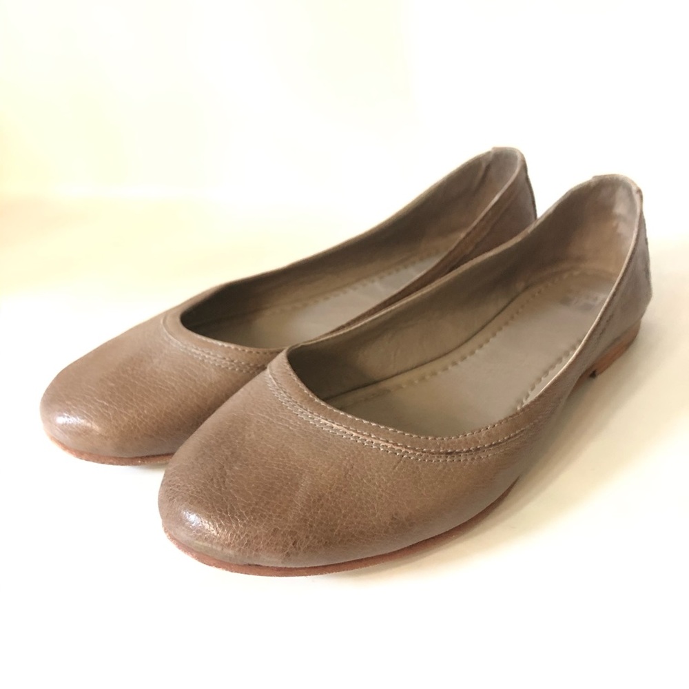 Frye Flats shoes light brown leather size 11